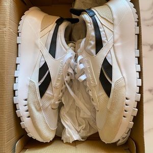 New with box Reebok “legacy” sneakers/Women’s size 7